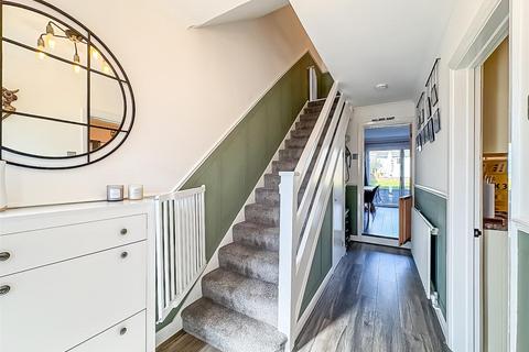 3 bedroom semi-detached house for sale, Oakleigh Avenue, Hockley SS5