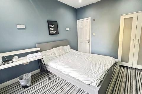 1 bedroom in a house share to rent, High Town Road, Luton, Bedfordshire, LU2
