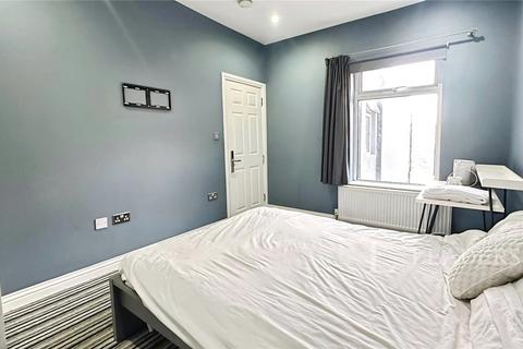 1 bedroom in a house share to rent, High Town Road, Luton, Bedfordshire, LU2