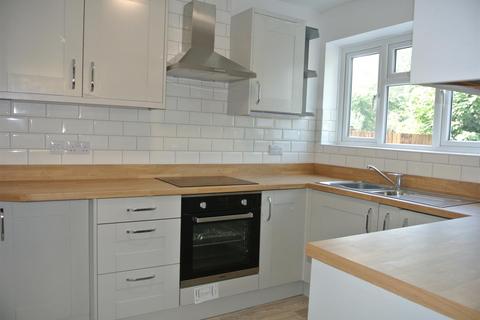 3 bedroom semi-detached house to rent, Whitnash Road, Whitnash, Leamington Spa