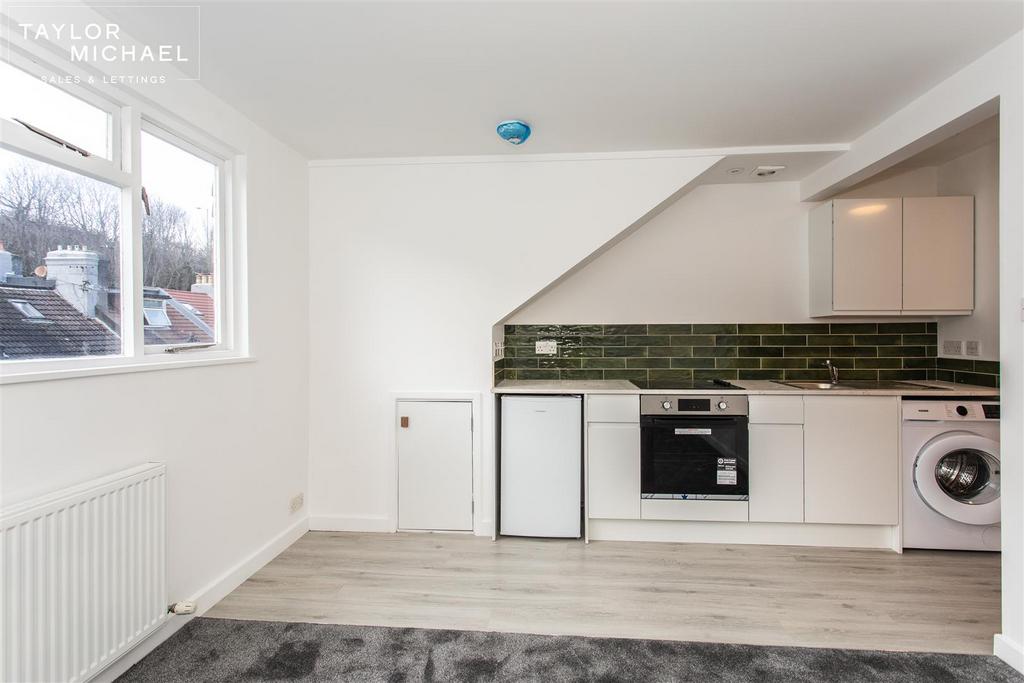 Kitchen / Living Room