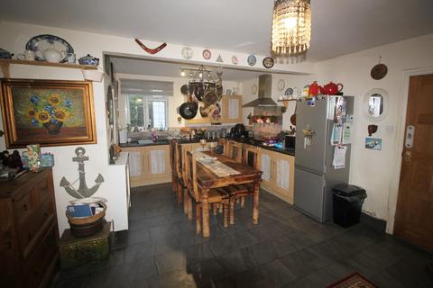 3 bedroom semi-detached house for sale, Denzil Avenue, Netley Abbey, Southampton, SO31 5BA