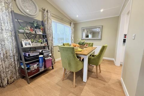 2 bedroom property for sale, Wixfield Park, Ipswich IP7