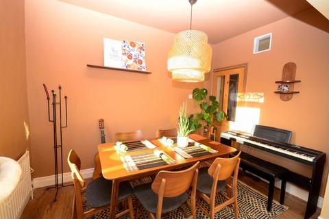 2 bedroom flat to rent, Kells Lane, Low Fell
