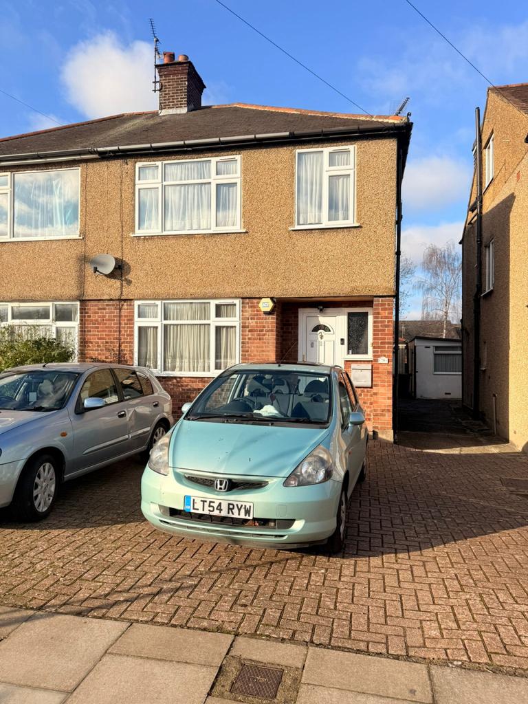3 bed semi-detached house for sale Islip Manor Ro