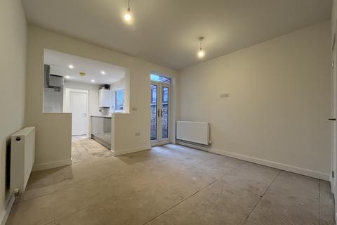 3 bedroom terraced house for sale, Belsize Avenue, PETERBOROUGH PE2
