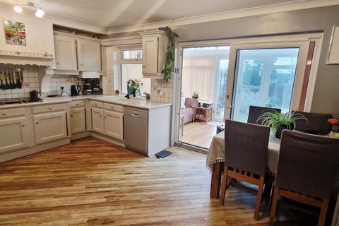 4 bedroom end of terrace house for sale, Porchfield Close, Gravesend DA12