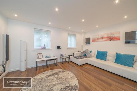 3 bedroom house for sale, Springdale, Buxton