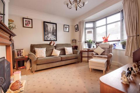3 bedroom end of terrace house for sale, East Ella Drive, Hull