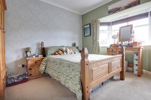 3 bedroom end of terrace house for sale, East Ella Drive, Hull