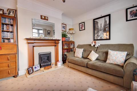 3 bedroom end of terrace house for sale, East Ella Drive, Hull