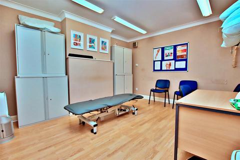 undefined, Furzehill Road, Borehamwood