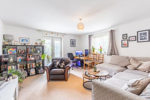 2 bedroom flat to rent, Potternewton Mount, Leeds LS7