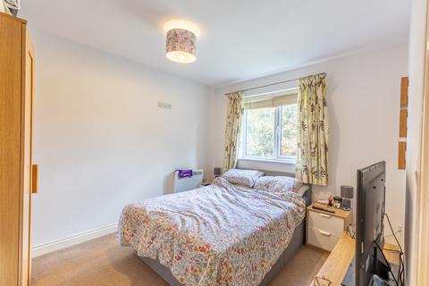 2 bedroom flat to rent, Potternewton Mount, Leeds LS7