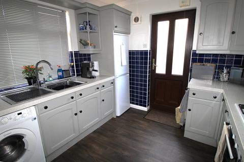 2 bedroom semi-detached bungalow for sale, Cadogan Avenue, West Horndon CM13