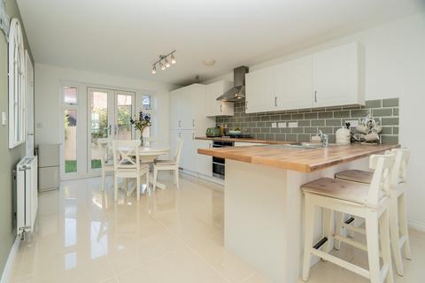 5 bedroom detached house for sale, Bonaire Grange, Newton Leys, Milton Keynes, MK3