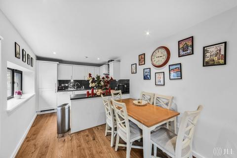 2 bedroom flat for sale, Hallings Wharf Studios, Channelsea Road, London, E15