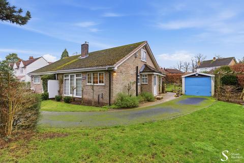 2 bedroom semi-detached bungalow for sale - Chelford Road, Knutsford, WA16