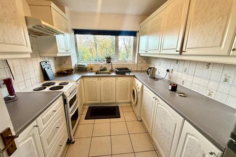 2 bedroom maisonette to rent, Maplin Close, Winchmore Hill