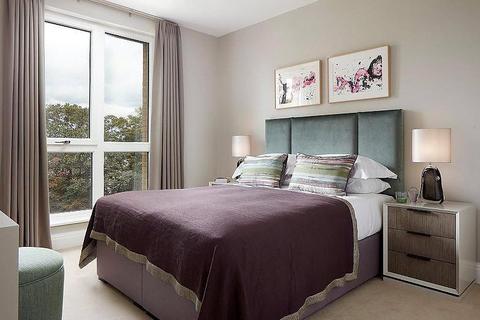 3 bedroom flat for sale, Pinewood Gardens, Teddington, TW11