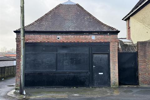 Property to rent - Milk Street, Leek
