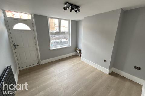 2 bedroom apartment to rent, Reginald Street, Luton
