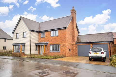 4 bedroom detached house for sale, Oswald Norris Way, Crawley RH11