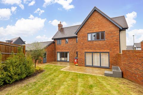 4 bedroom detached house for sale, Oswald Norris Way, Crawley RH11