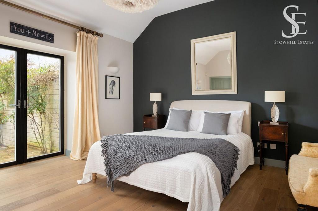 Principle bedroom