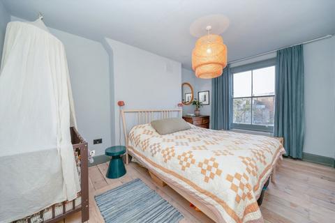 3 bedroom flat for sale, Warrender Road, London N19