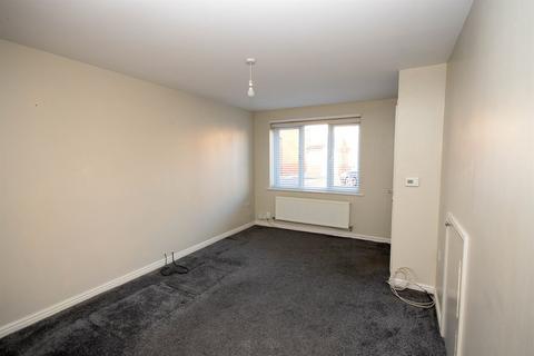 2 bedroom semi-detached house to rent, Montrose Crescent, Hebburn