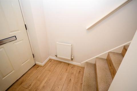 2 bedroom semi-detached house to rent, Montrose Crescent, Hebburn