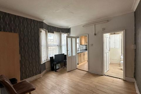 3 bedroom flat for sale, 22 Oaksford Avenue, Sydenham, London, SE26 6AR