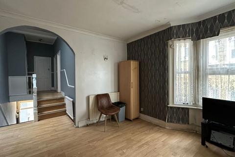 3 bedroom flat for sale, 22 Oaksford Avenue, Sydenham, London, SE26 6AR
