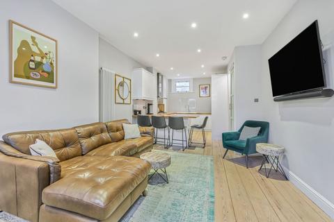 2 bedroom flat for sale, Barmouth Road, London, SW18
