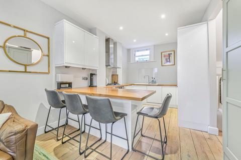 2 bedroom flat for sale, Barmouth Road, London, SW18