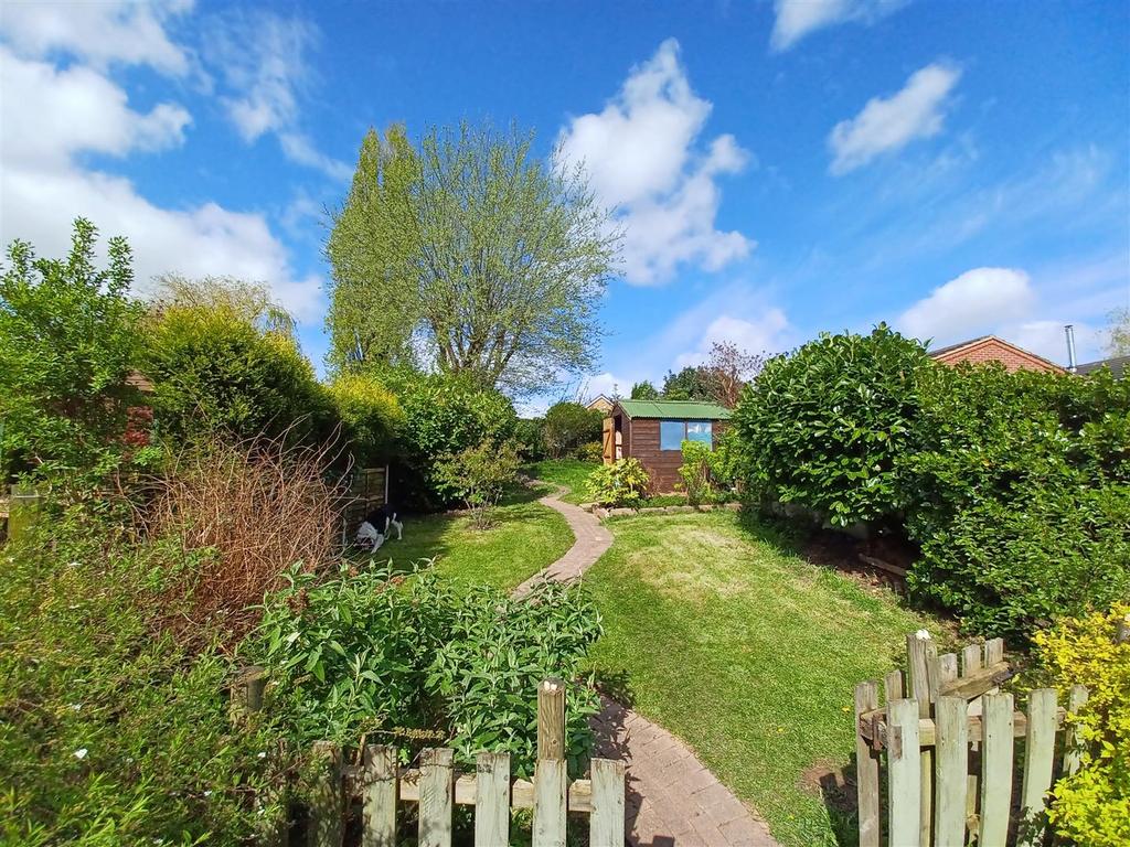 73 Surgeys Looking up the garden.JPG