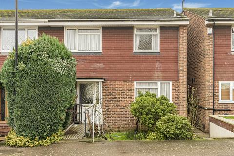 3 bedroom semi-detached house for sale, Faversham Avenue, North Chingford
