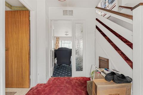 3 bedroom semi-detached house for sale, Faversham Avenue, North Chingford