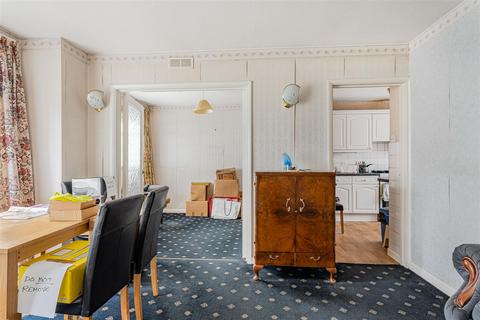 3 bedroom semi-detached house for sale, Faversham Avenue, North Chingford