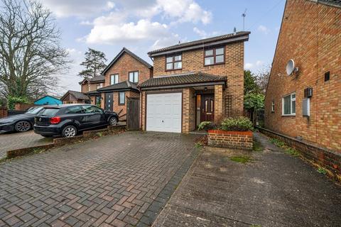 Sandy Lane, Woking, GU22