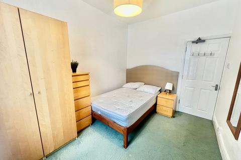 1 bedroom in a house share to rent, Room 3, 82 Sir Thomas Whites Road, Coventry, CV5 8DR