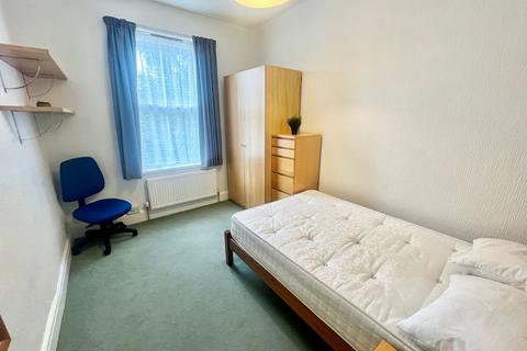 1 bedroom in a house share to rent, Room 3, 82 Sir Thomas Whites Road, Coventry, CV5 8DR