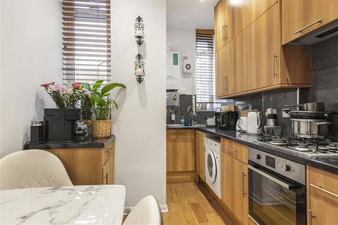 1 bedroom flat for sale, Curwen Road, W12
