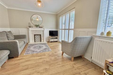 3 bedroom terraced house for sale, Douglas Close, Poole BH16