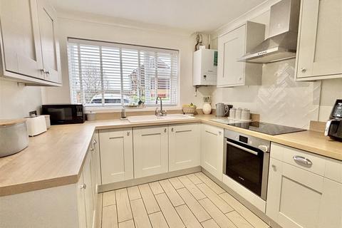 3 bedroom terraced house for sale, Douglas Close, Poole BH16