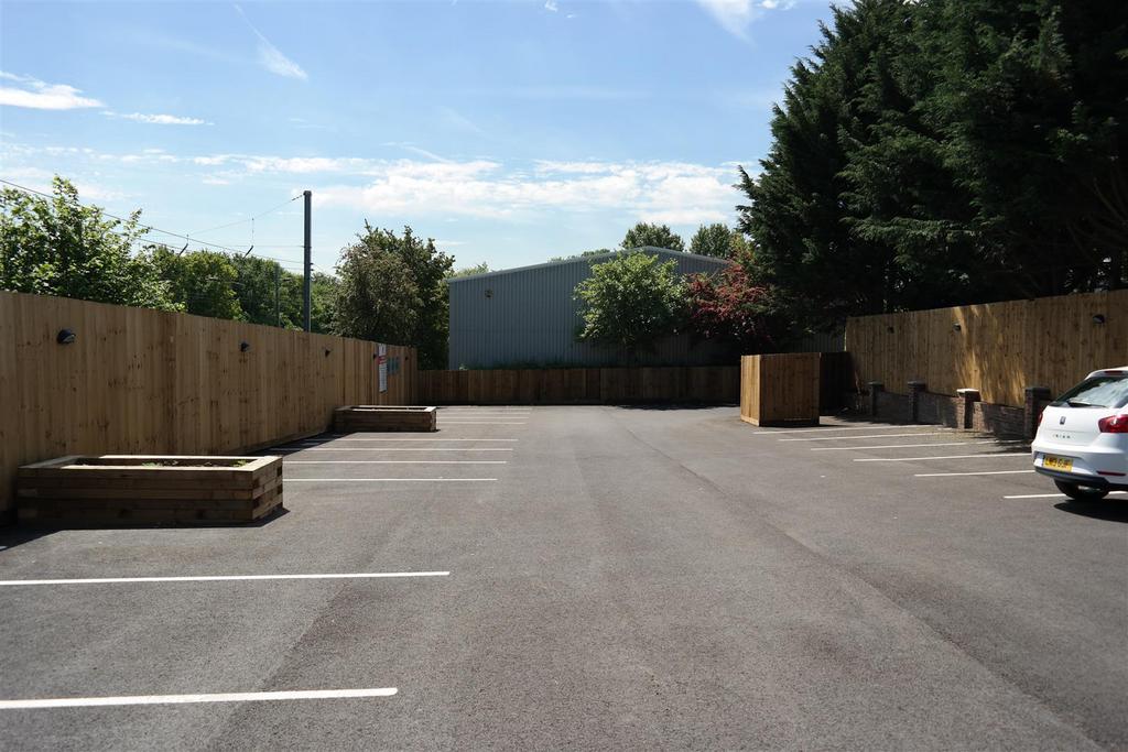 003 Porters Wood House - Parking.JPG