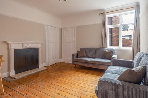 2 bedroom flat to rent, Newlands Road, Newcastle Upon Tyne NE2
