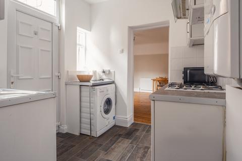 2 bedroom flat to rent, Newlands Road, Newcastle Upon Tyne NE2