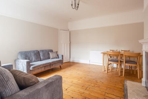 2 bedroom flat to rent, Newlands Road, Newcastle Upon Tyne NE2